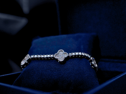 Clover Moissanite Bracelet Galnuv