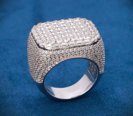 Moissanite Pinky Ring Galnuv