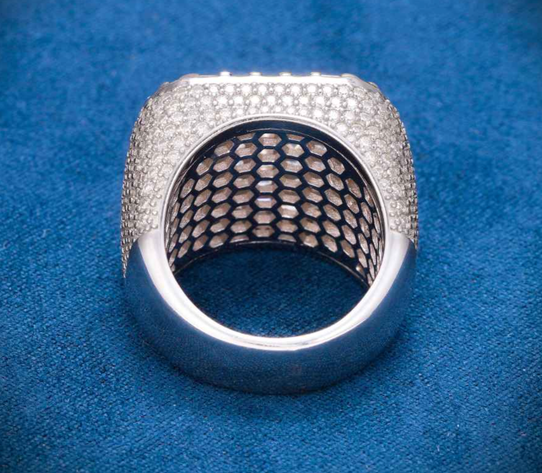 Moissanite Pinky Ring Galnuv